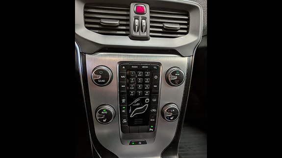 Volvo V40 11 of 17