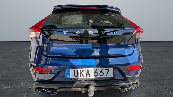 Volvo V40 5 of 17