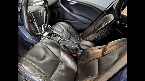 Volvo V40 12 of 17