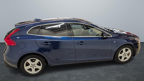 Volvo V40 16 of 17