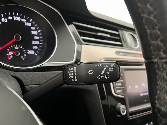 Volkswagen Passat 17 of 30
