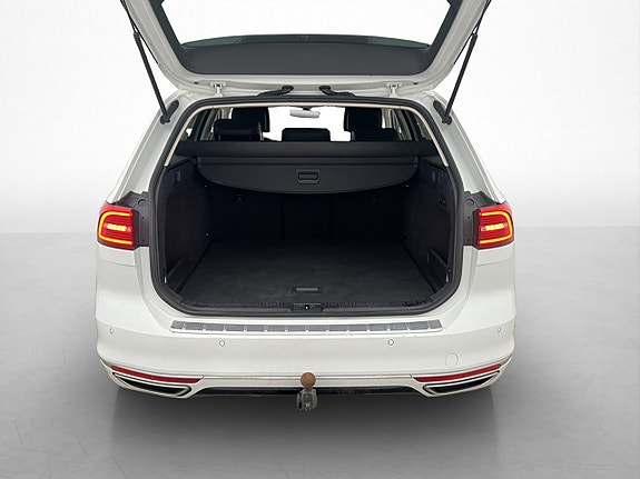 Volkswagen Passat 26 of 30