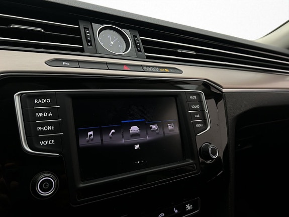 Volkswagen Passat 20 of 30