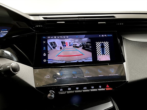 Peugeot 308 9 of 15