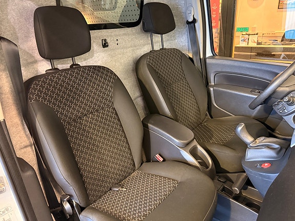 Renault Kangoo Express 14 of 19