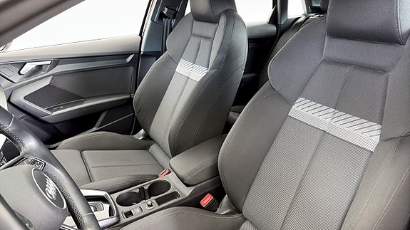 Audi A3 8 of 12