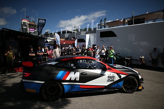 BMW M4 3 of 5