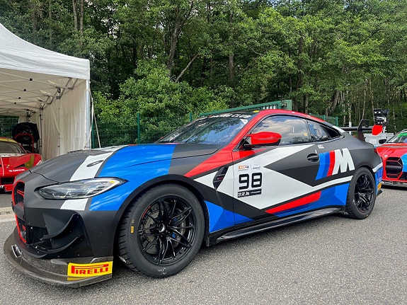 BMW M4 7 of 9