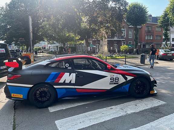 BMW M4 2 of 5