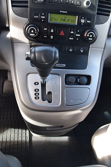 Kia Carnival 16 of 23