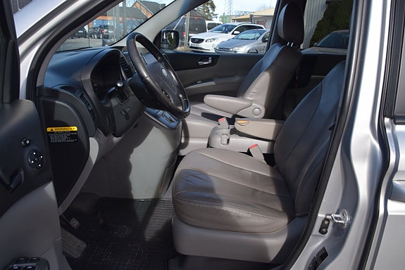 Kia Carnival 8 of 23