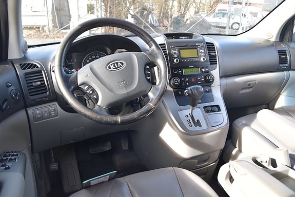 Kia Carnival 7 of 23
