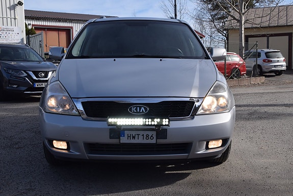 Kia Carnival 2 of 23