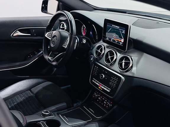 Mercedes-Benz GLA200 5 of 18