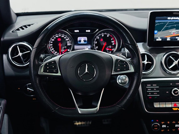 Mercedes-Benz GLA200 15 of 18