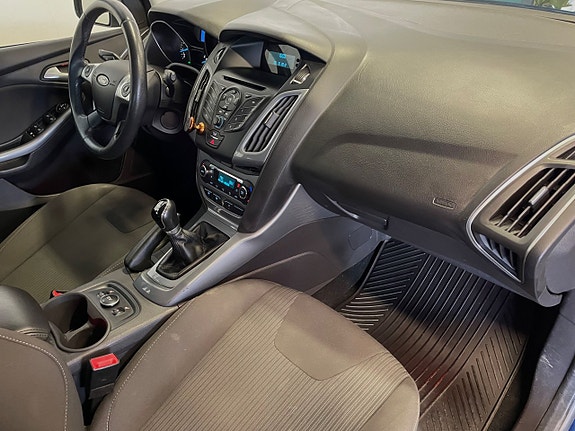 Ford Focus 7 of 12