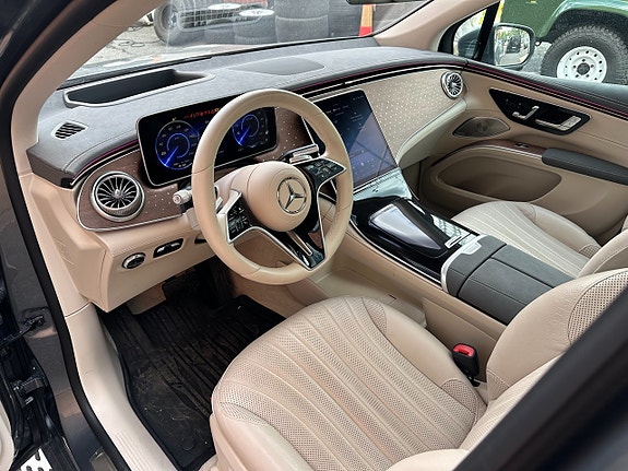 Mercedes-Benz EQS SUV 10 of 25