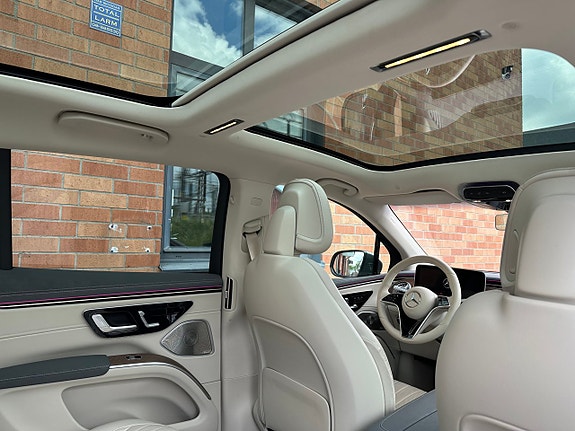 Mercedes-Benz EQS SUV 13 of 25