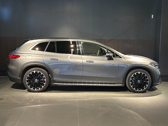 Mercedes-Benz EQS SUV 4 of 5