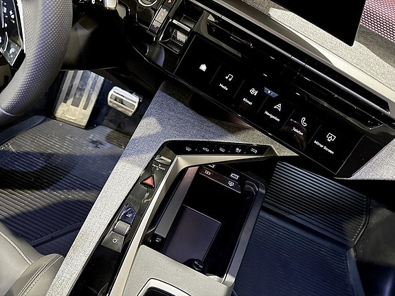 Peugeot 5008 10 of 15