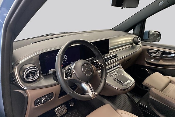 Mercedes-Benz V300 7 of 14