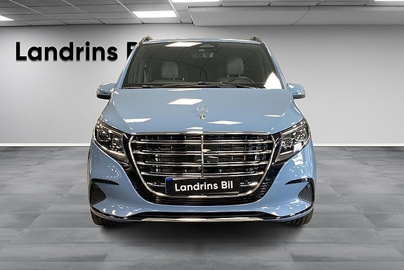 Mercedes-Benz V300 d 2 of 5