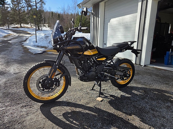 Royal Enfield Himalayan 450 2 of 5
