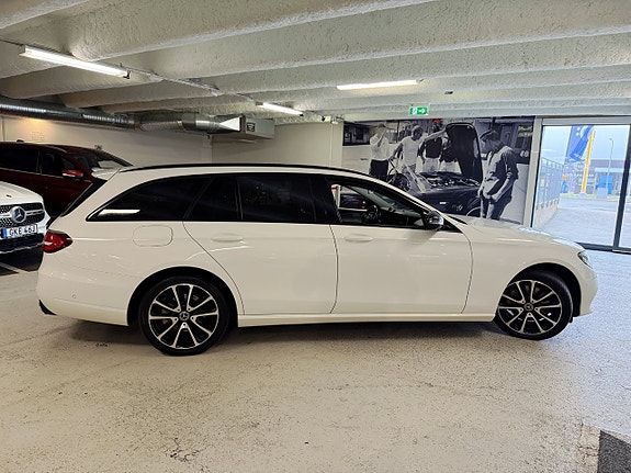 Mercedes-Benz E220 5 of 5