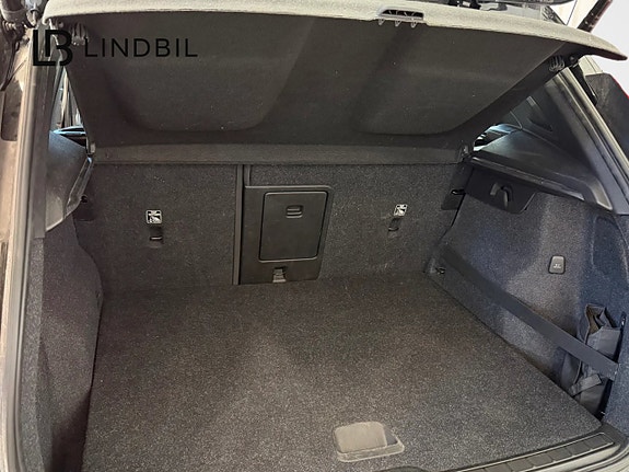 Volvo XC40 14 of 15