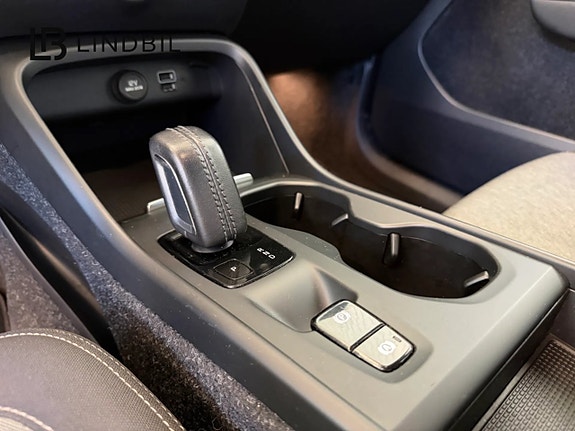 Volvo XC40 10 of 15