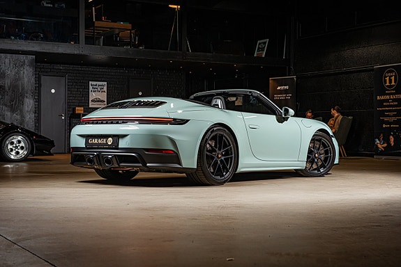 Porsche 911 7 of 30
