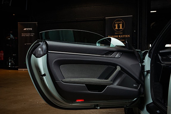 Porsche 911 13 of 30