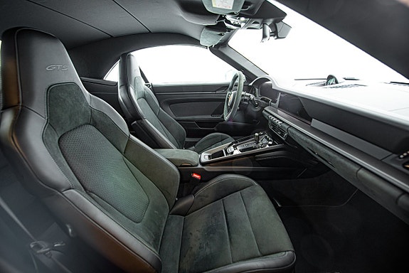 Porsche 911 18 of 30
