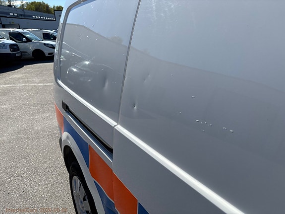 Volkswagen Caddy Maxi 25 of 27