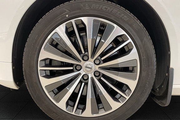 Volvo V90 8 of 17