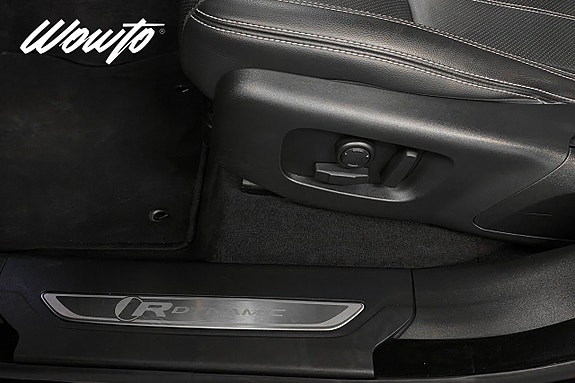 Land Rover Range Rover Velar 11 of 22