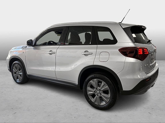 Suzuki Vitara 2 of 5