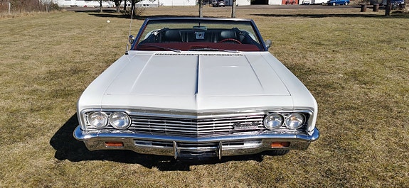 Chevrolet Impala 2 of 5