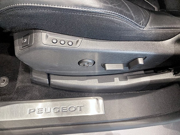 Peugeot 5008 5 of 5
