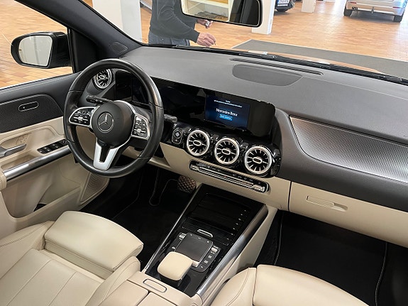 Mercedes-Benz B180 20 of 23