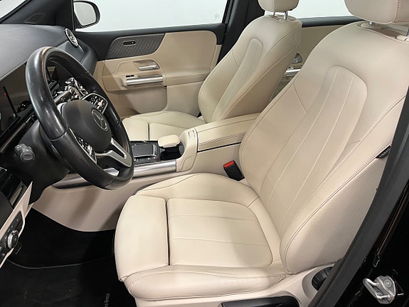 Mercedes-Benz B180 11 of 23