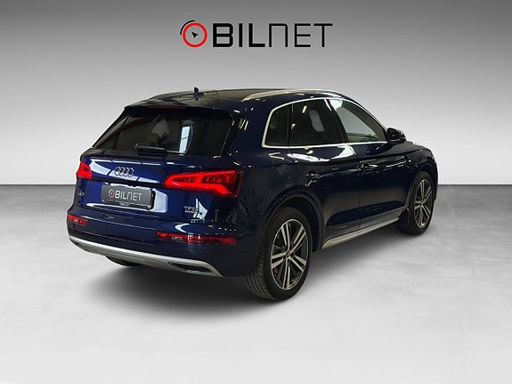Audi Q5 2 of 5