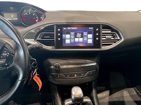 Peugeot 308 SW 9 of 15