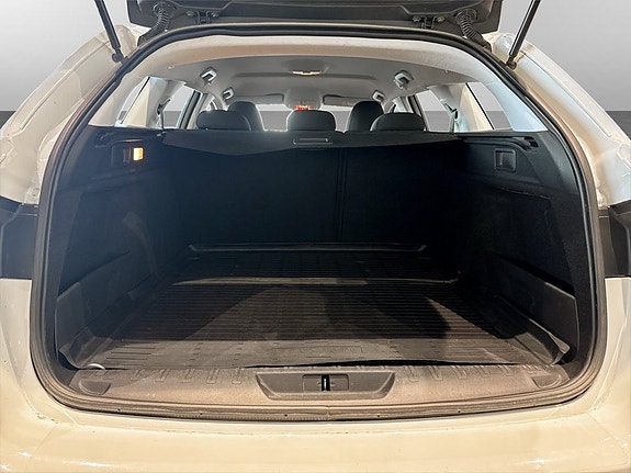 Peugeot 308 SW 15 of 15