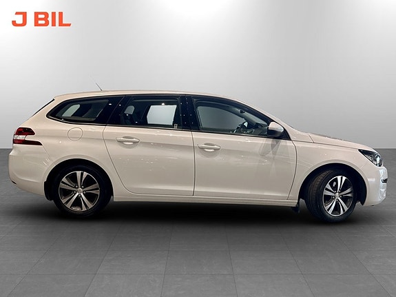 Peugeot 308 SW 13 of 15