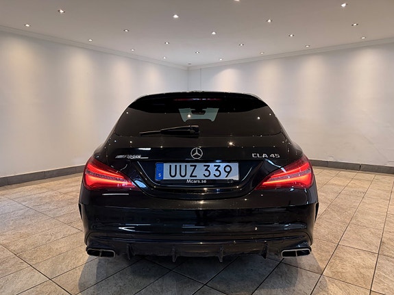 Mercedes-Benz CLA45 4 of 5