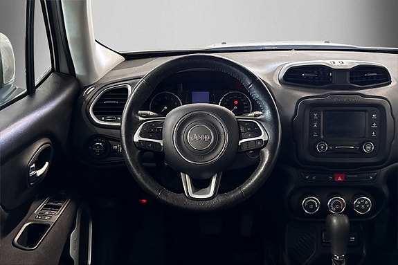 Jeep Renegade 17 of 26