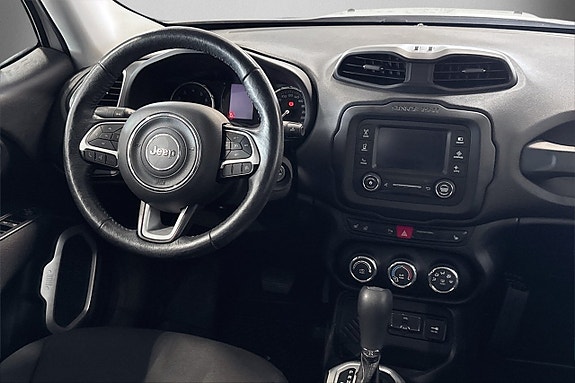 Jeep Renegade 16 of 26
