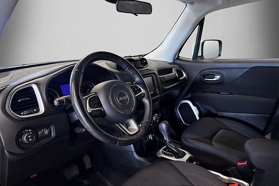 Jeep Renegade 8 of 26