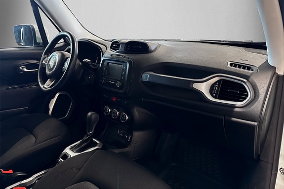 Jeep Renegade 9 of 26